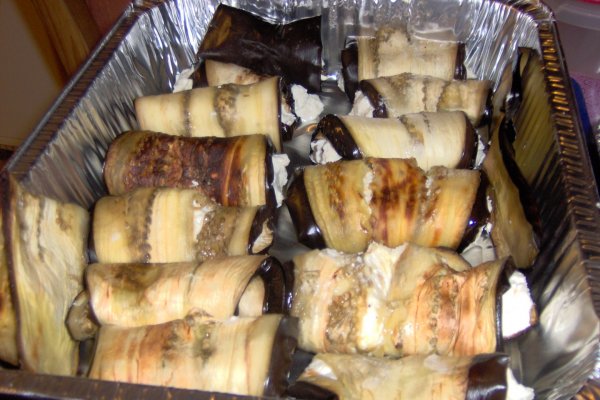 Rulouri de vinete cu branza