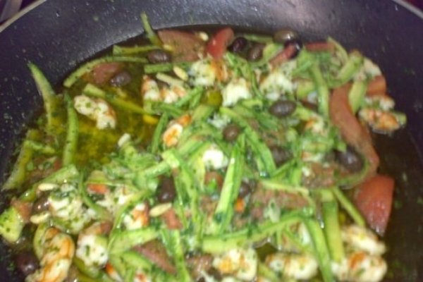 Gnochi de cartofi cu verdure si raci(gamberi)