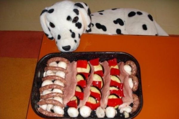 Friptura de porc cu carnati si vinete