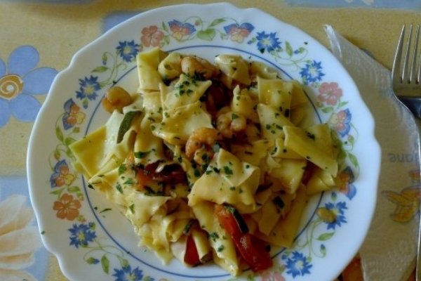 Maltagliate cu dovlecei si fructe de mare