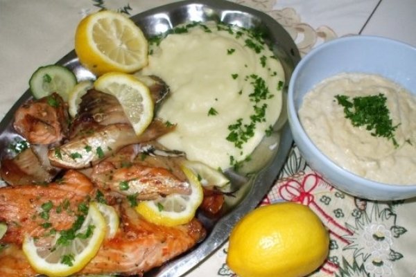 Sos de usturoi (Sos Yoli)