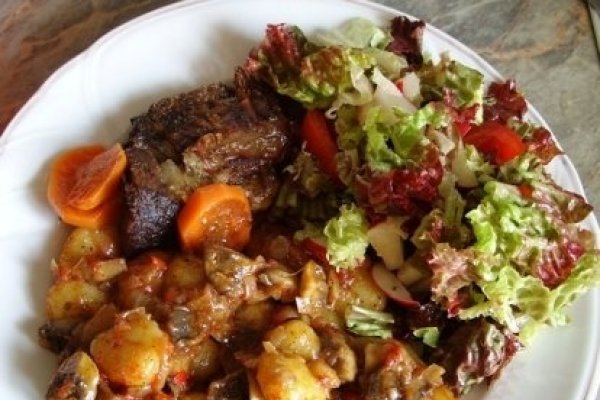 Vitel sote cu garnitura de gnochi si ciuperci