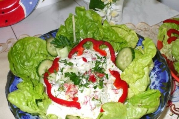 Salata de castraveti cu iaurt si ulei de masline