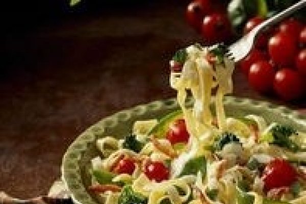 Salata de taietei cu legume