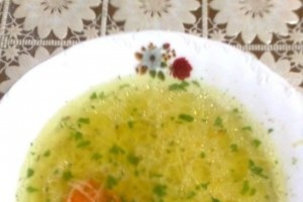 Supa de pui cu taitei