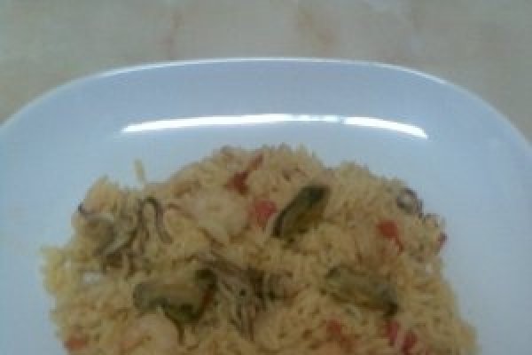 PAELLE CU FRUCTE DE MARE