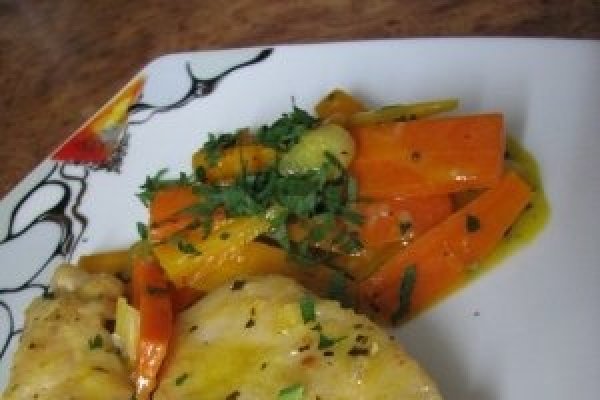Piept de pui cu morcovi in suc de portocale