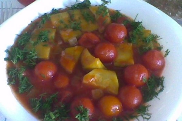 Mancare de dovlecel cu rosii Cherry