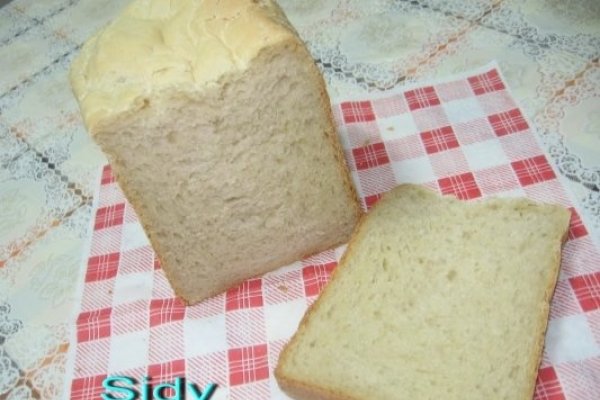 Paine facuta in masina de paine