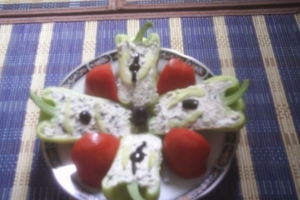 ARDEI UMPLUT CU PASTA DE BRANZA SI MASLINE