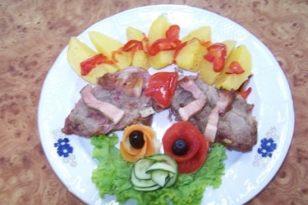 Friptura de porc cu cartofi natur