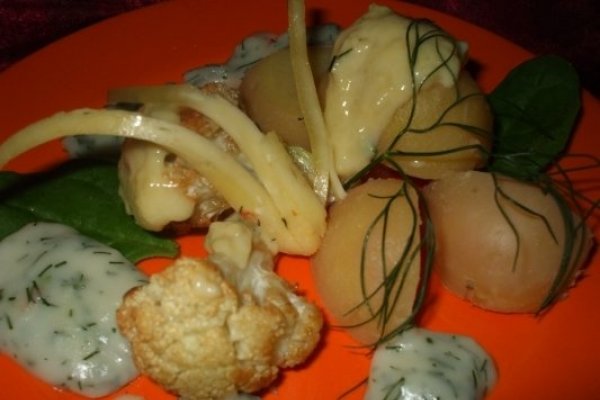 Buchetele de conopida cu usturoi si sos de marar