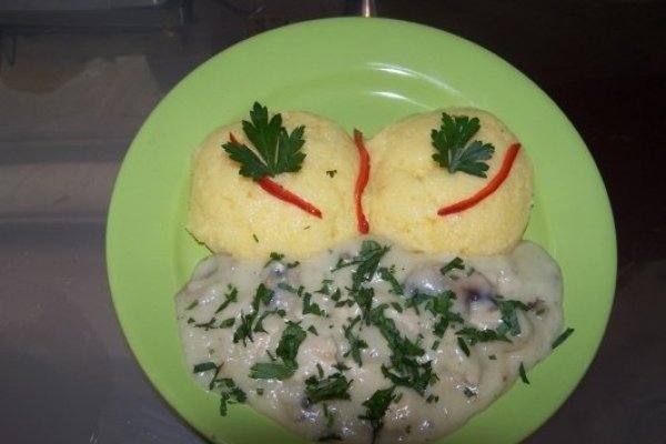 Ciulama de pui cu mamaliguta