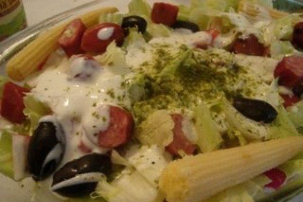 Salata usoara cu porumb