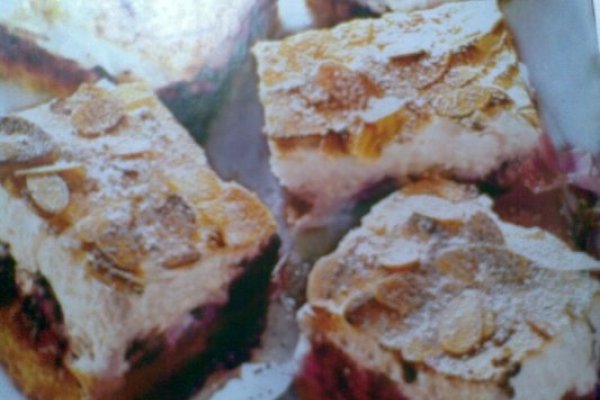 PRAJITURA CU ZMEURA SI MURE