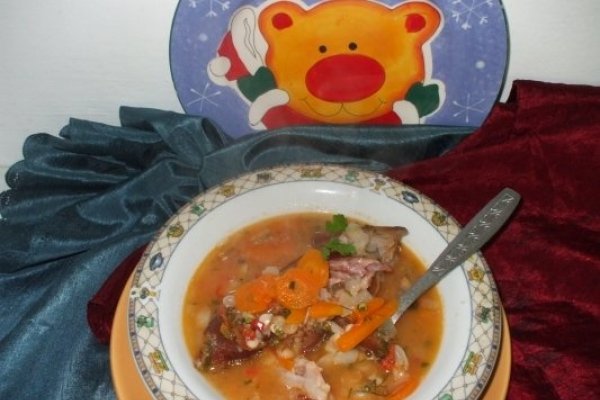 Ciorba de fasole cu afumatura