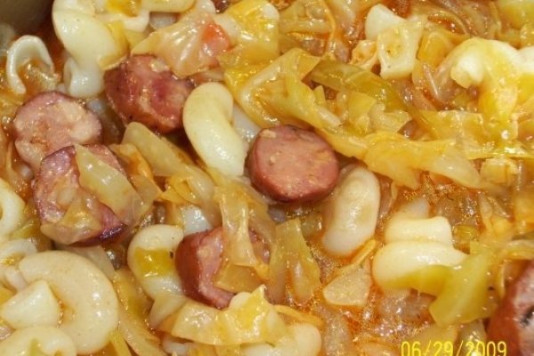 Varza cu cirnat la cuptor