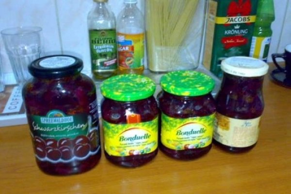 Salata de sfecla rosie la borcan.