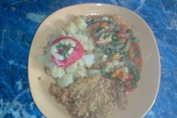 Garnitura de cartofi cu legume