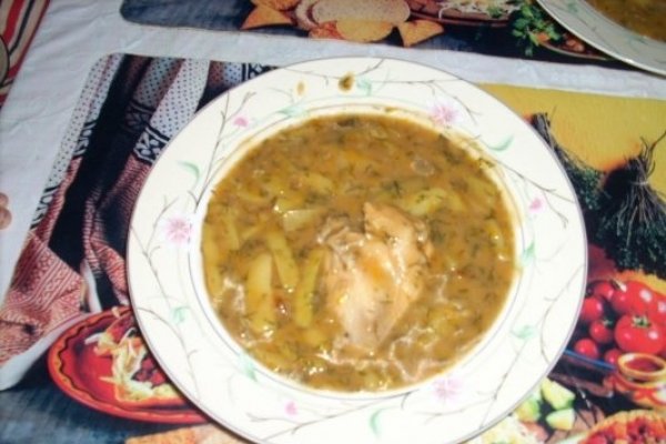 MANCARE DE PAISTAI CU ARIPIOARE DE PUI