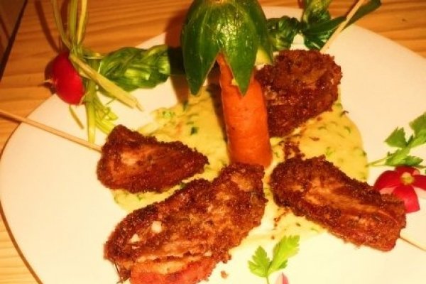 Frigarui de porc cu sos de lamaie si usturoi