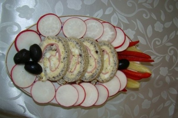 Rulada cu mac si sunca