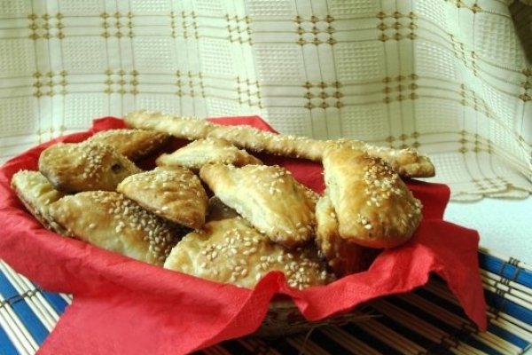 Placintele cu pui,cascaval si ciuperci