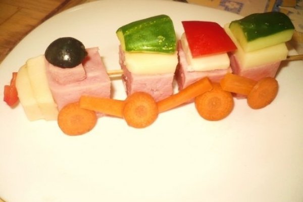 Aperitive haioase din mezeluri si legume