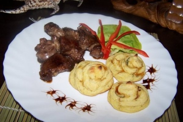 File de berbecut cu gogosele de cartofi (Miroase a ...Mai-adu ' )