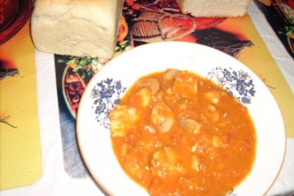 Pui cu rosii si ciuperci