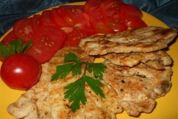 Piept de pui natur cu salata de rosii