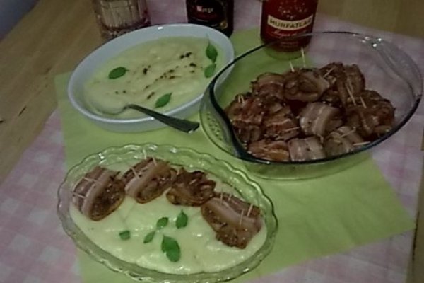 Ficatei de pasare inveliti in bacon.