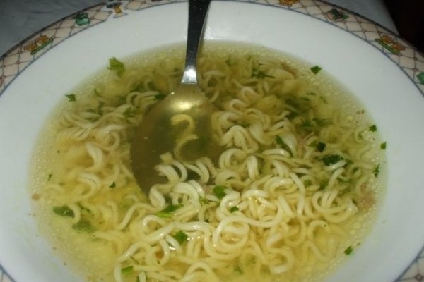 Supa de gaina de casa cu taitei