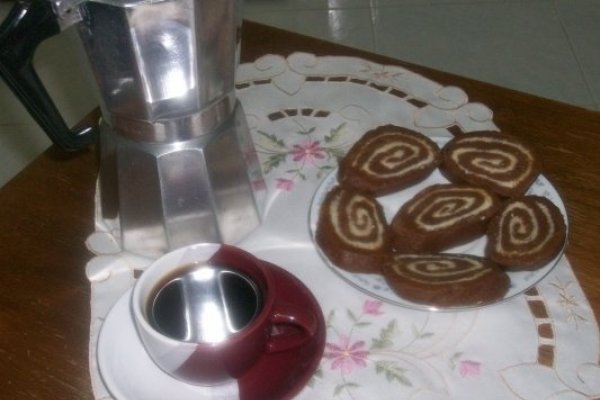 Salam de biscuiţi reţetă de ruladă