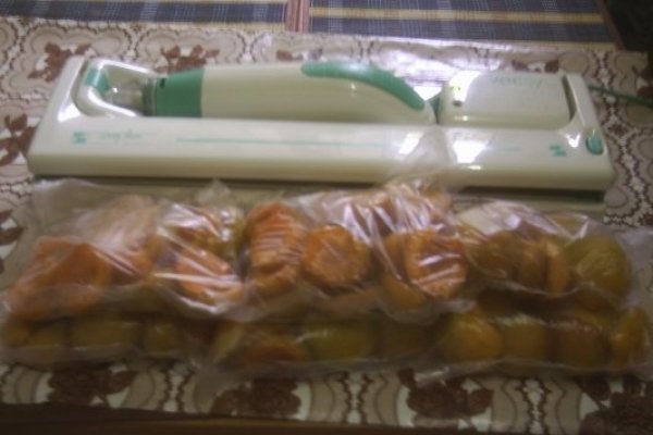 DIN CATEGORIA FRUCTE CONGELATE - CAISE SI PIERSICI