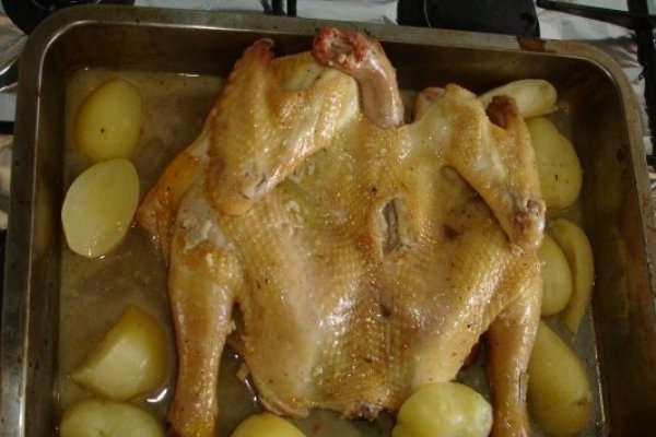 Pui la cuptor cu cartofi