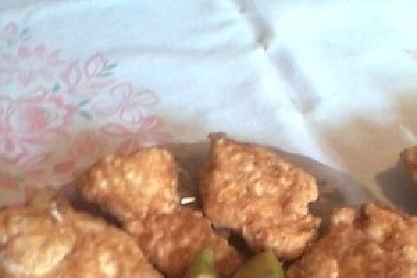 SNITEL DIN PIEPT DE PUI CU MURATURI