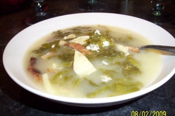 CIORBA DE SALATA CU PAPARADA