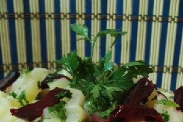 Salata de cartofi cu sfecla