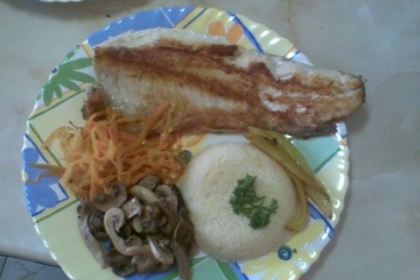 PASTRAV LA GRATAR CU LEGUME SI CUS-CUS