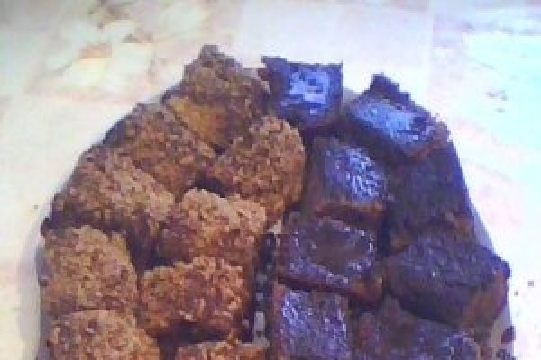 Chec cu fulgi de ciocolata si glazura