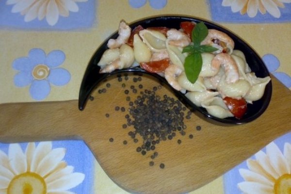 Paste cu creveti si sos de ton