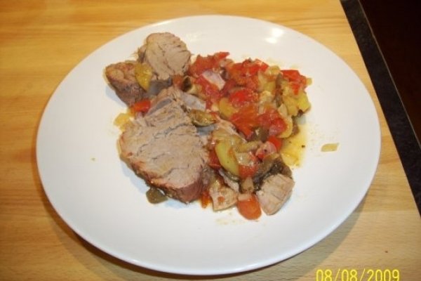 MUSCHIULET DE PORC CU LEGUME LA CUPTOR