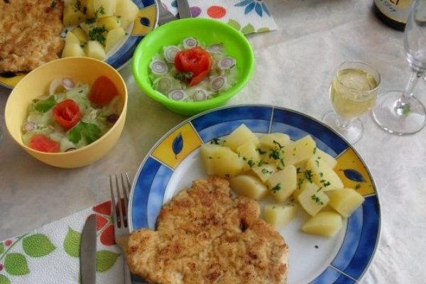 SNITELE DIN PIEPT DE PUI IN PESMET