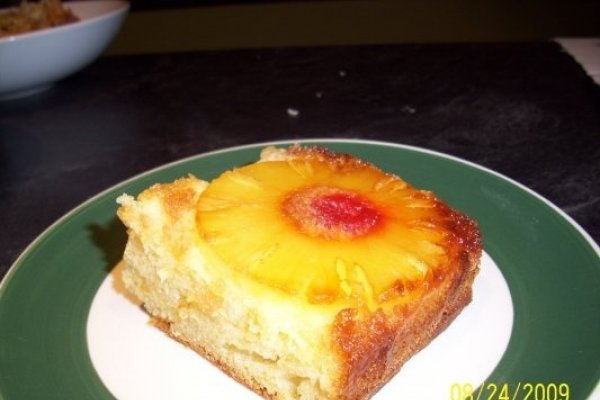 TORT DE ANANAS CU SUS-N JOS