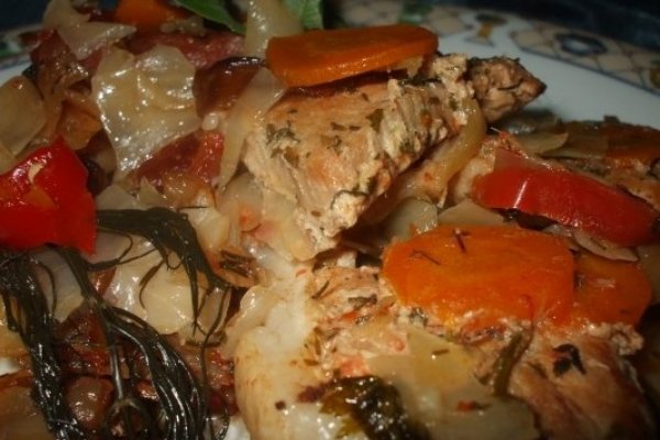 Varza dulce cu pulpa de porc la cuptor