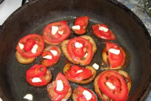 Vinete cu sunca, cartofi si sos picant