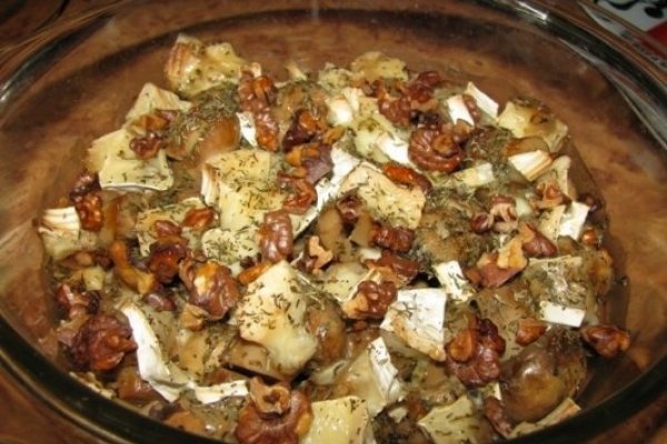 Ciuperci gratinate cu branza si nuci