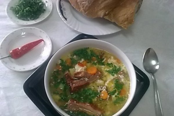 Bors de cartofi cu coasta de porc afumata