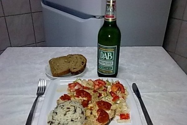 Rechin la tava cu orez salbatic si salata